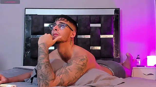 iamcamiloo  online show from 3, 3, 2025