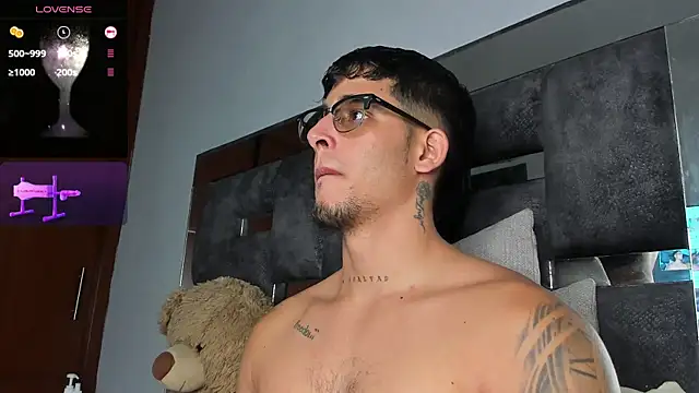 iamcamiloo  online show from 31, 10, 2025