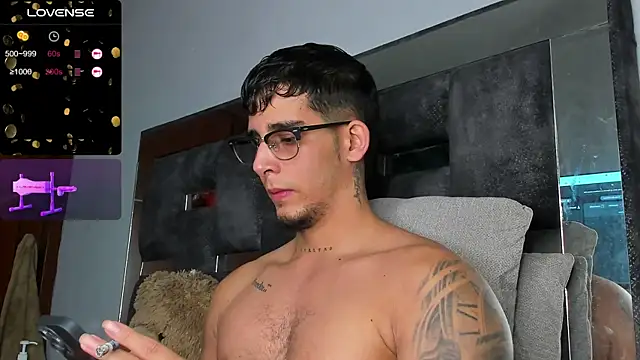 iamcamiloo  online show from 25, 11, 2025