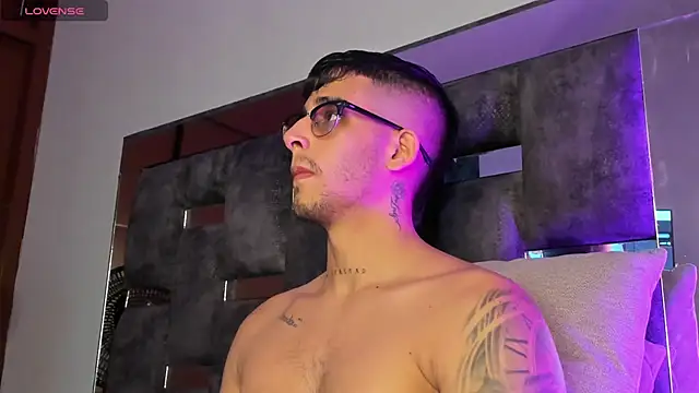 iamcamiloo  online show from 18, 3, 2025