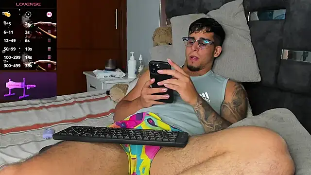 iamcamiloo  online show from 18, 9, 2025