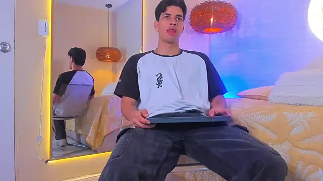 Benjamin More online show from 6, 7, 2026