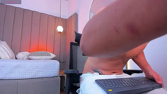 Snapshot of Benjamin_More chatting on 18, 5, 2026 Benjamin More online show from 18, 5, 2026