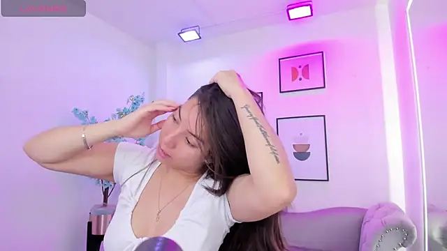 Ema louis  online show from 24, 2, 2025