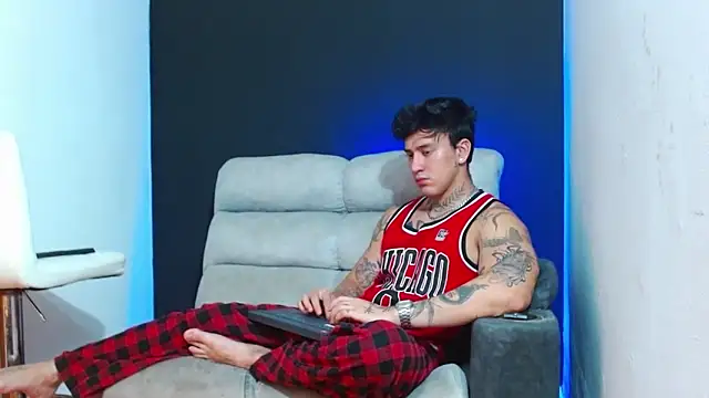 JUSTIN FULLER1 online show from 18, 5, 2026