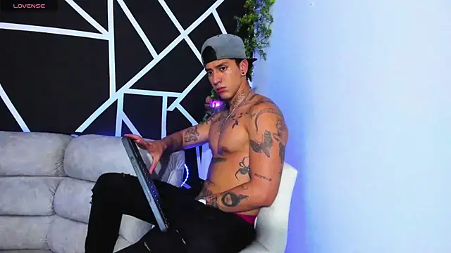 JUSTIN FULLER1 online show from 6, 2, 2025