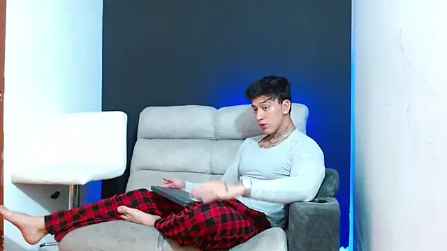 JUSTIN FULLER1 online show from 9, 4, 2026