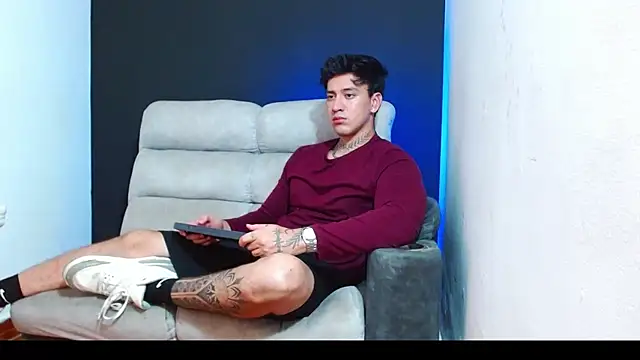 JUSTIN FULLER1 online show from 23, 6, 2026