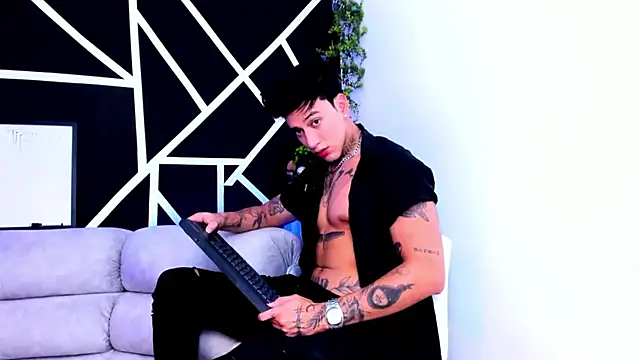 JUSTIN FULLER1 online show from 7, 3, 2025