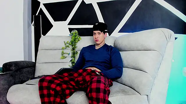 JUSTIN FULLER1 online show from 25, 10, 2025