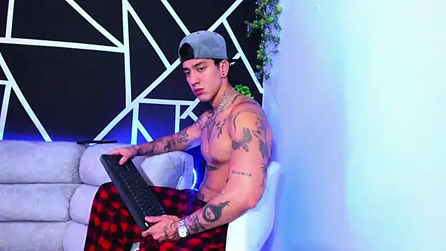 JUSTIN FULLER1 online show from 6, 2, 2025