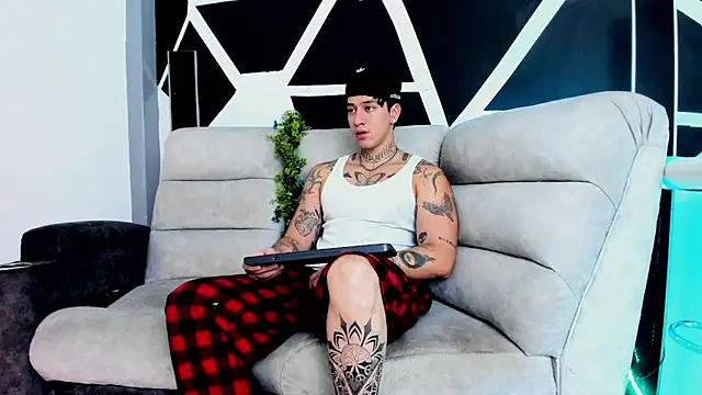 JUSTIN FULLER1 online show from 10, 10, 2025