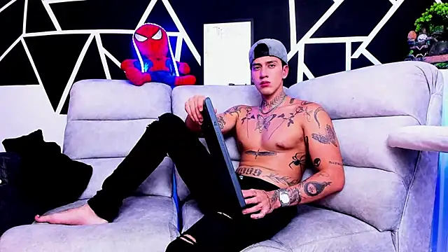 JUSTIN FULLER1 online show from 8, 3, 2025