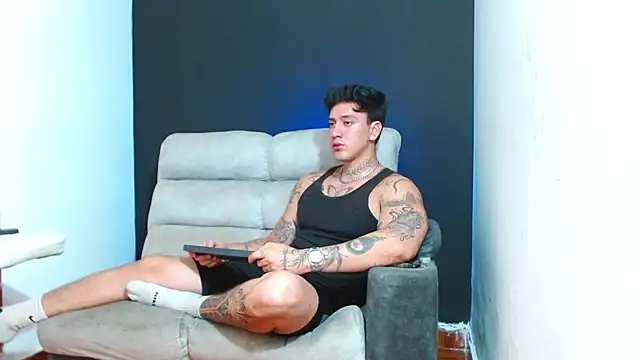 JUSTIN FULLER1 online show from 17, 7, 2026