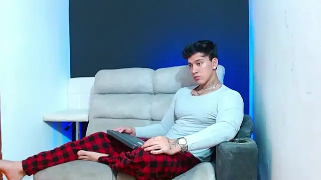 JUSTIN FULLER1 online show from 10, 4, 2026