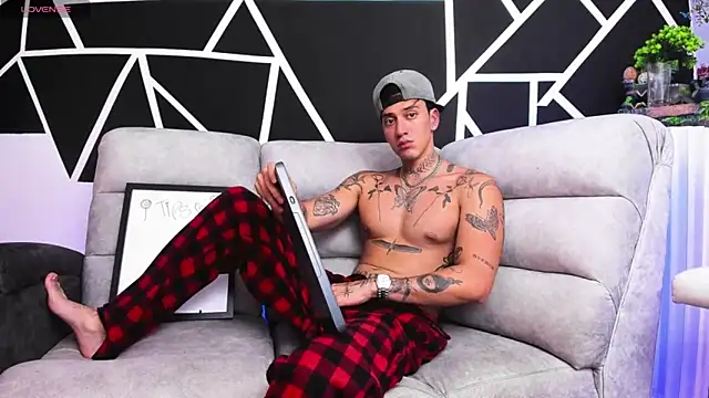 JUSTIN FULLER1 online show from 2, 3, 2025