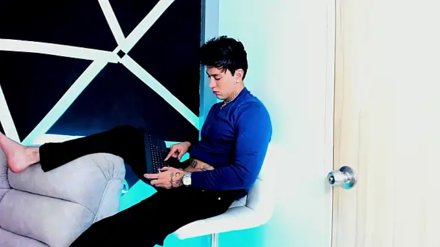 JUSTIN FULLER1 online show from 19, 9, 2025