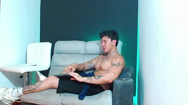 JUSTIN FULLER1 online show from 12, 3, 2026