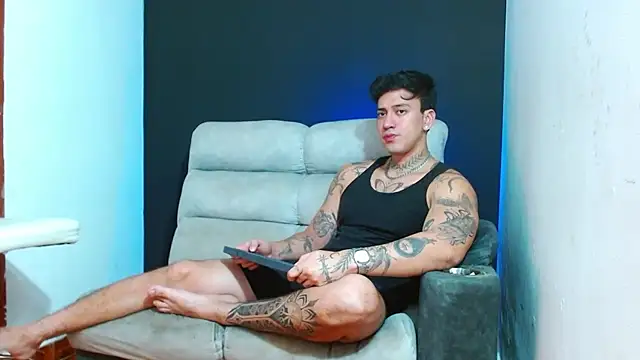 JUSTIN FULLER1 online show from 8, 7, 2026