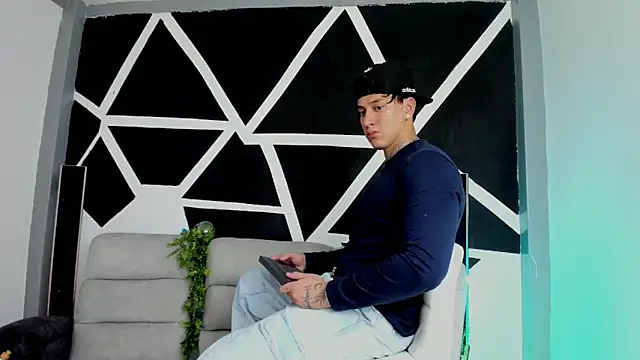 JUSTIN FULLER1 online show from 8, 11, 2025