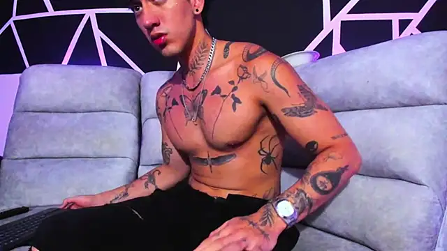 JUSTIN FULLER1 online show from 7, 2, 2025