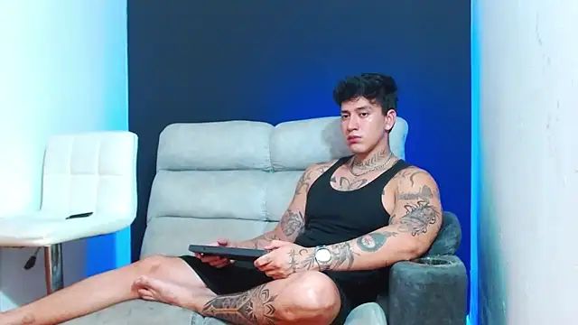 JUSTIN FULLER1 online show from 3, 5, 2026
