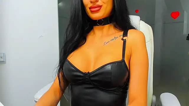 Queenrafaella online show from 20, 12, 2025