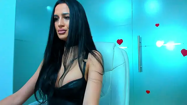 Queenrafaella online show from 4, 11, 2025