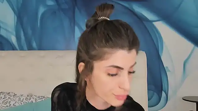 Snapshot of SkinnyDolly chatting on 19, 11, 2025 SkinnyDolly online show from 19, 11, 2025