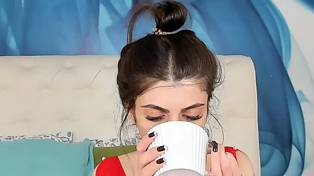 Snapshot of SkinnyDolly chatting on 29, 11, 2025 SkinnyDolly online show from 29, 11, 2025