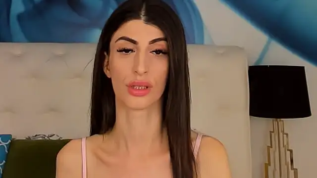 Snapshot of SkinnyDolly chatting on 12, 3, 2025 SkinnyDolly online show from 12, 3, 2025