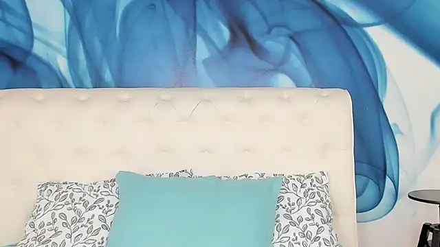 Snapshot of SkinnyDolly chatting on 25, 10, 2025 SkinnyDolly online show from 25, 10, 2025