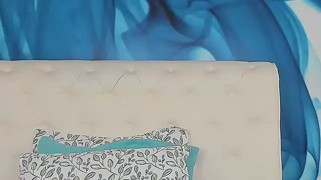 SkinnyDolly online show from 8, 4, 2026