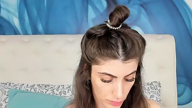 Snapshot of SkinnyDolly chatting on 21, 11, 2025 SkinnyDolly online show from 21, 11, 2025