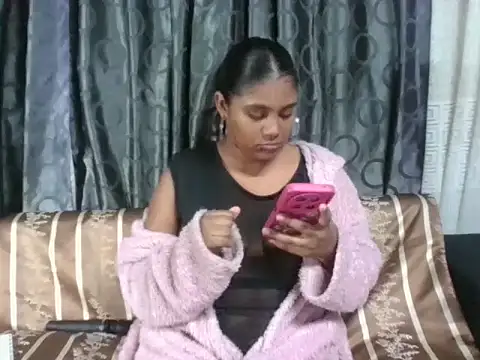 Lilmisskay18 online show from 28, 7, 2026