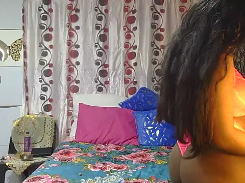 Lilmisskay18 online show from 29, 10, 2025