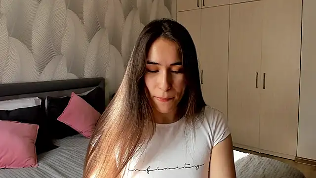 Bambiii bby online show from 28, 4, 2026
