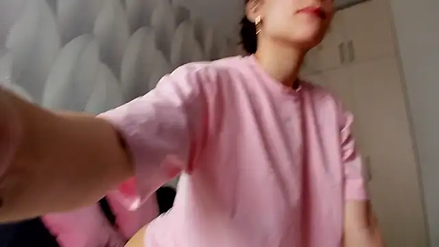 Bambiii bby online show from 12, 3, 2026