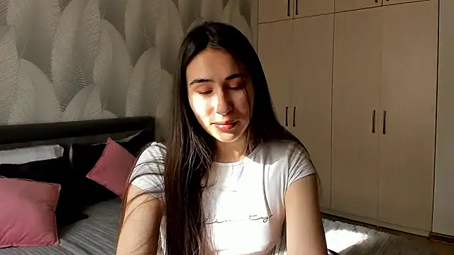 Bambiii bby online show from 28, 4, 2026