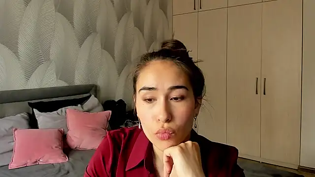 Snapshot of Bambiii_bby chatting on 18, 6, 2026 Bambiii bby online show from 18, 6, 2026