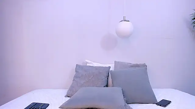 Abril Storm online show from 30, 10, 2025