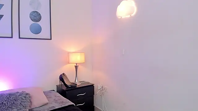 JulianaWaldo online show from 28, 11, 2025