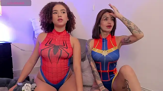 JulianaWaldo online show from 2, 10, 2025