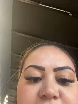 Snapshot of lariic chatting on 8, 9, 2025 lariic online show from 8, 9, 2025