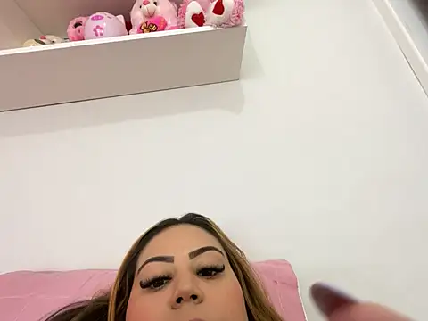 Snapshot of lariic chatting on 8, 3, 2025 lariic online show from 8, 3, 2025