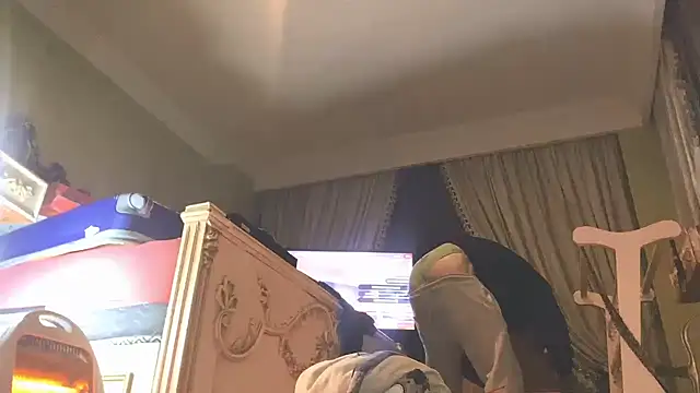 emylolo9 online show from 4, 1, 2025