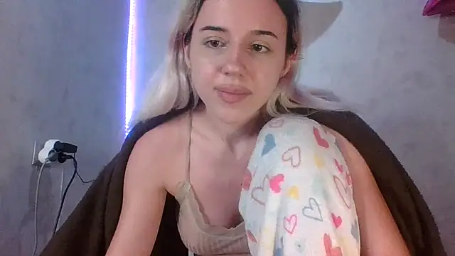 Puregirlaa online show from 7, 10, 2025