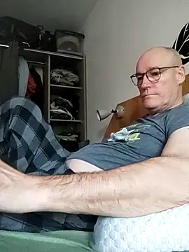 Snapshot of bogland33 chatting on 11, 5, 2026 bogland33 online show from 11, 5, 2026