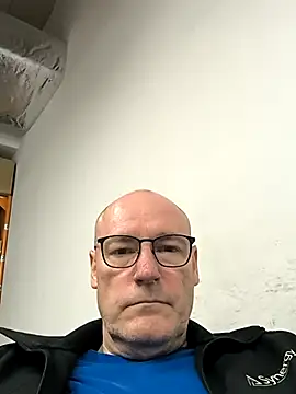Snapshot of bogland33 chatting on 11, 5, 2026 bogland33 online show from 11, 5, 2026