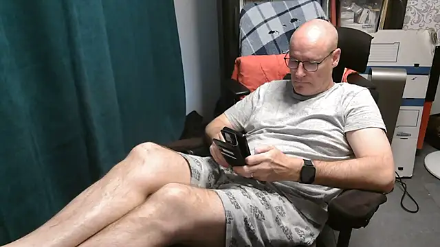 Snapshot of bogland33 chatting on 25, 5, 2026 bogland33 online show from 25, 5, 2026